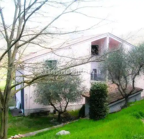 Casa indipendente in vendita a Lenola