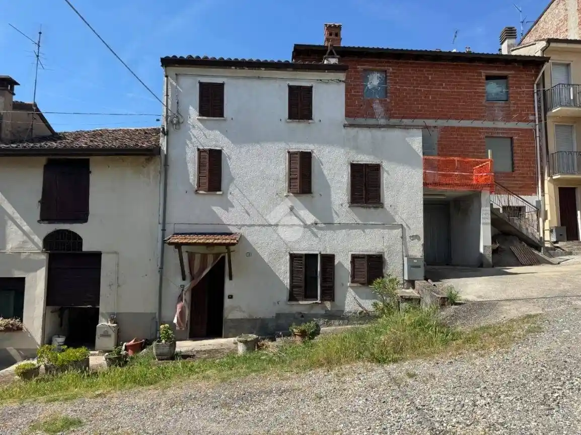 Rustico - Casale in vendita a Rovescala