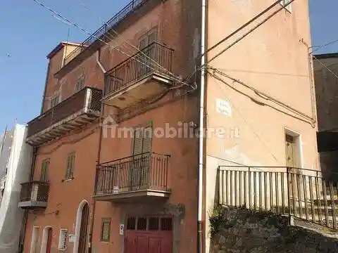 Villa in vendita a Cesarò