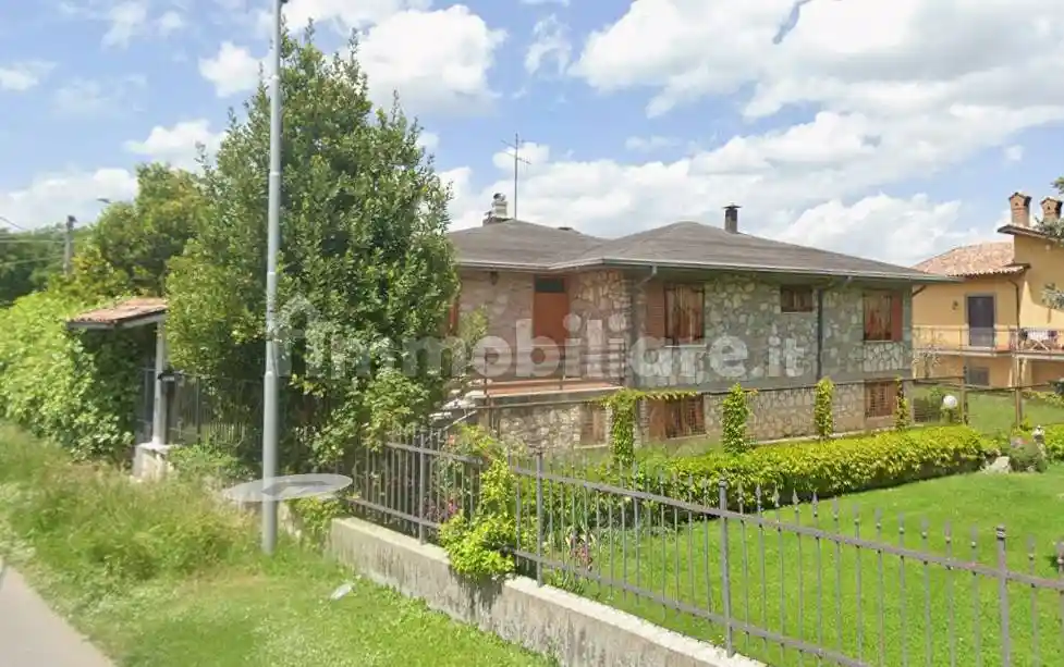 Villa in vendita a L'Aquila