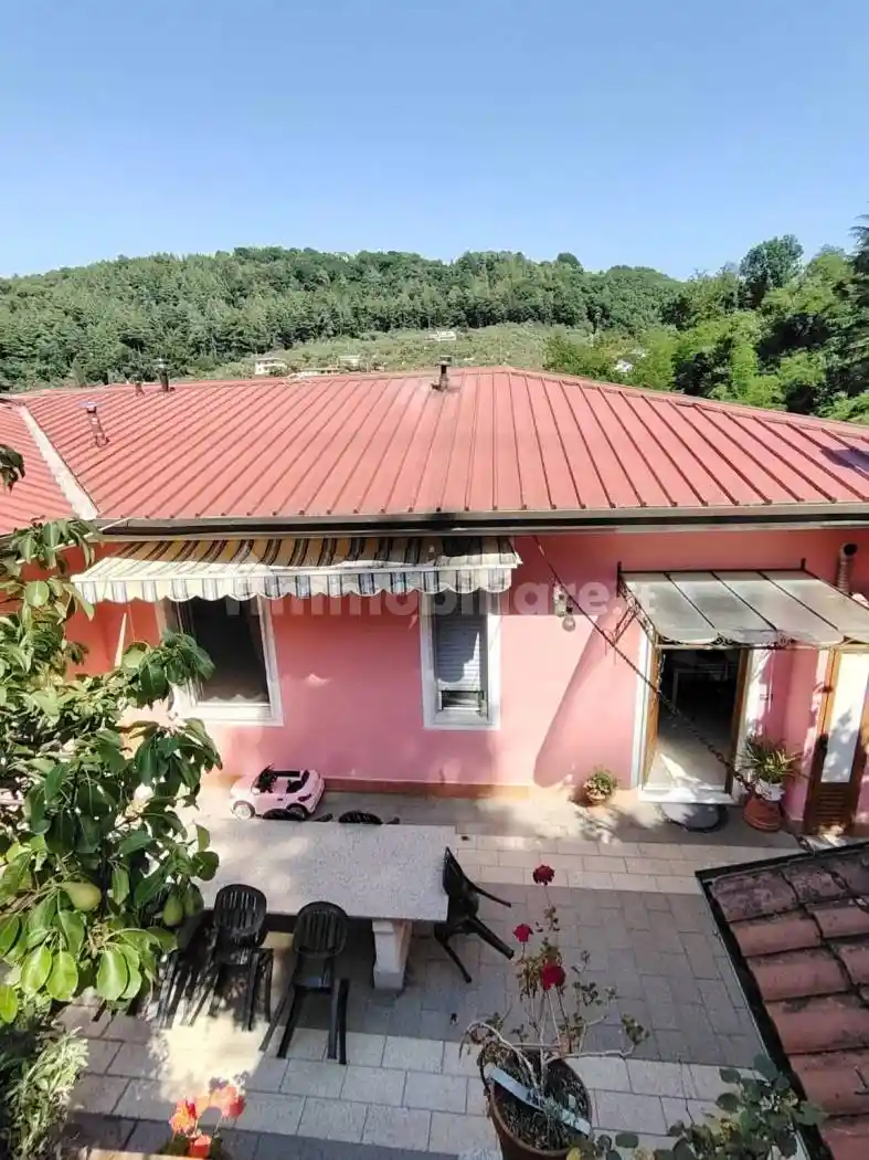 Casa indipendente in vendita a Carrara