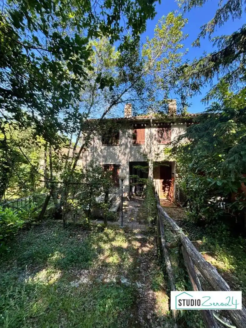 Villa in vendita a Guardea