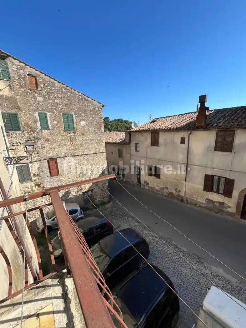 Appartamento in vendita a Tolfa