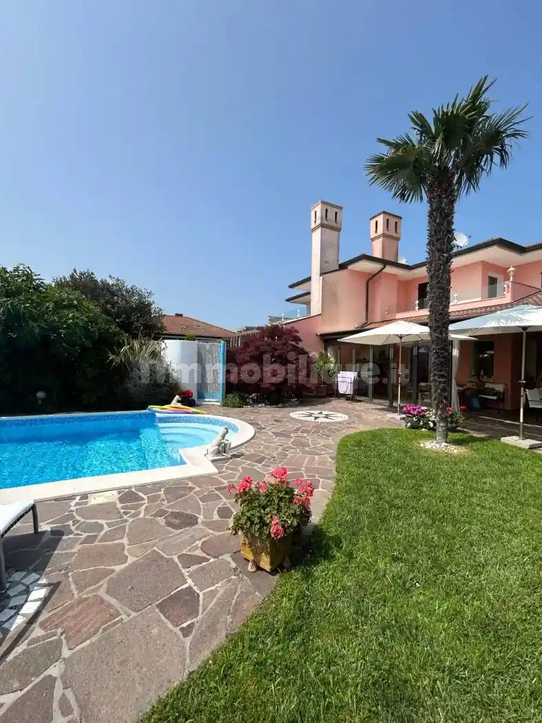 Villa in vendita a Rosolina