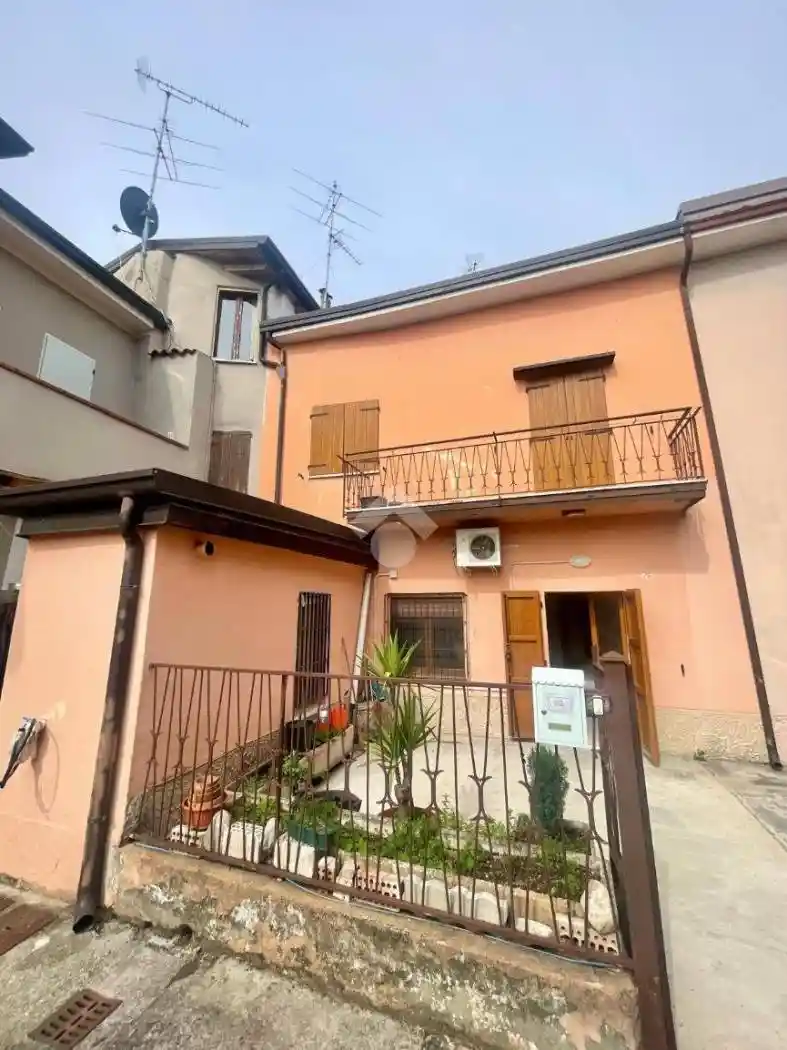 Casa indipendente in vendita a Montichiari