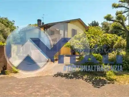 Villa in vendita a Forlì