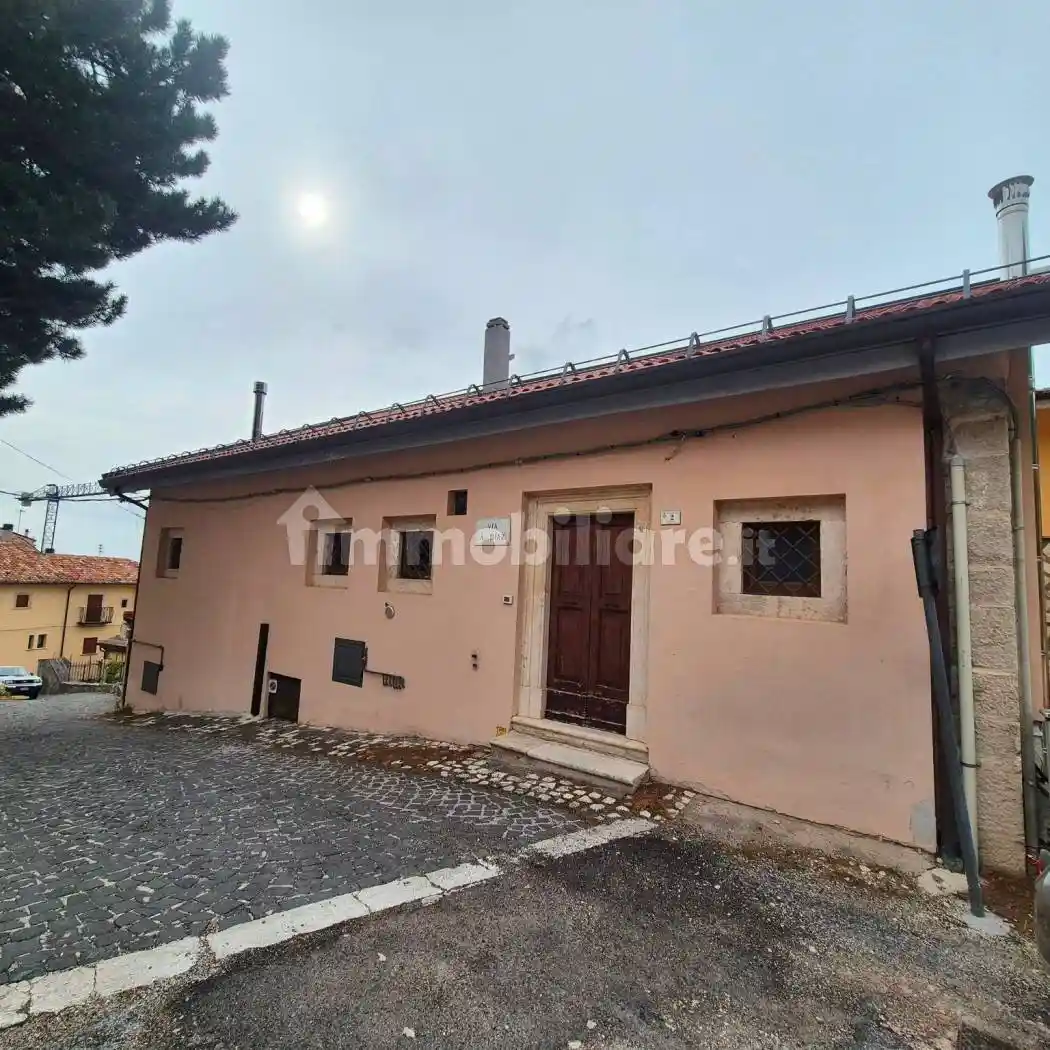 Casa indipendente in vendita a Rocca di Cambio