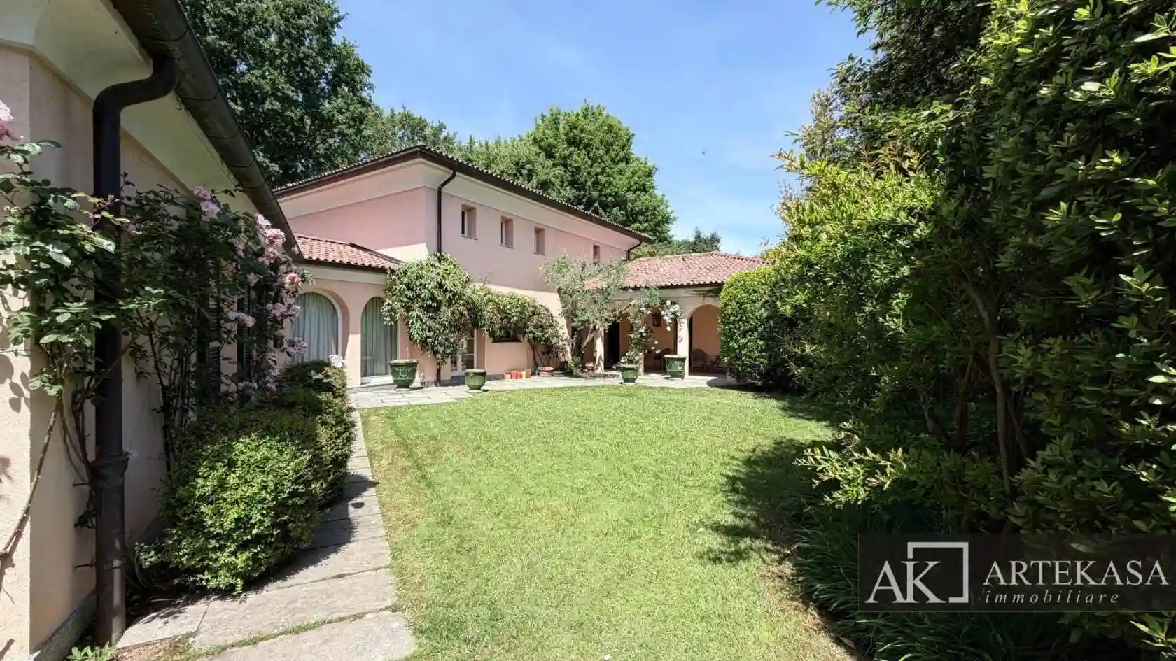 Villa - foto 2