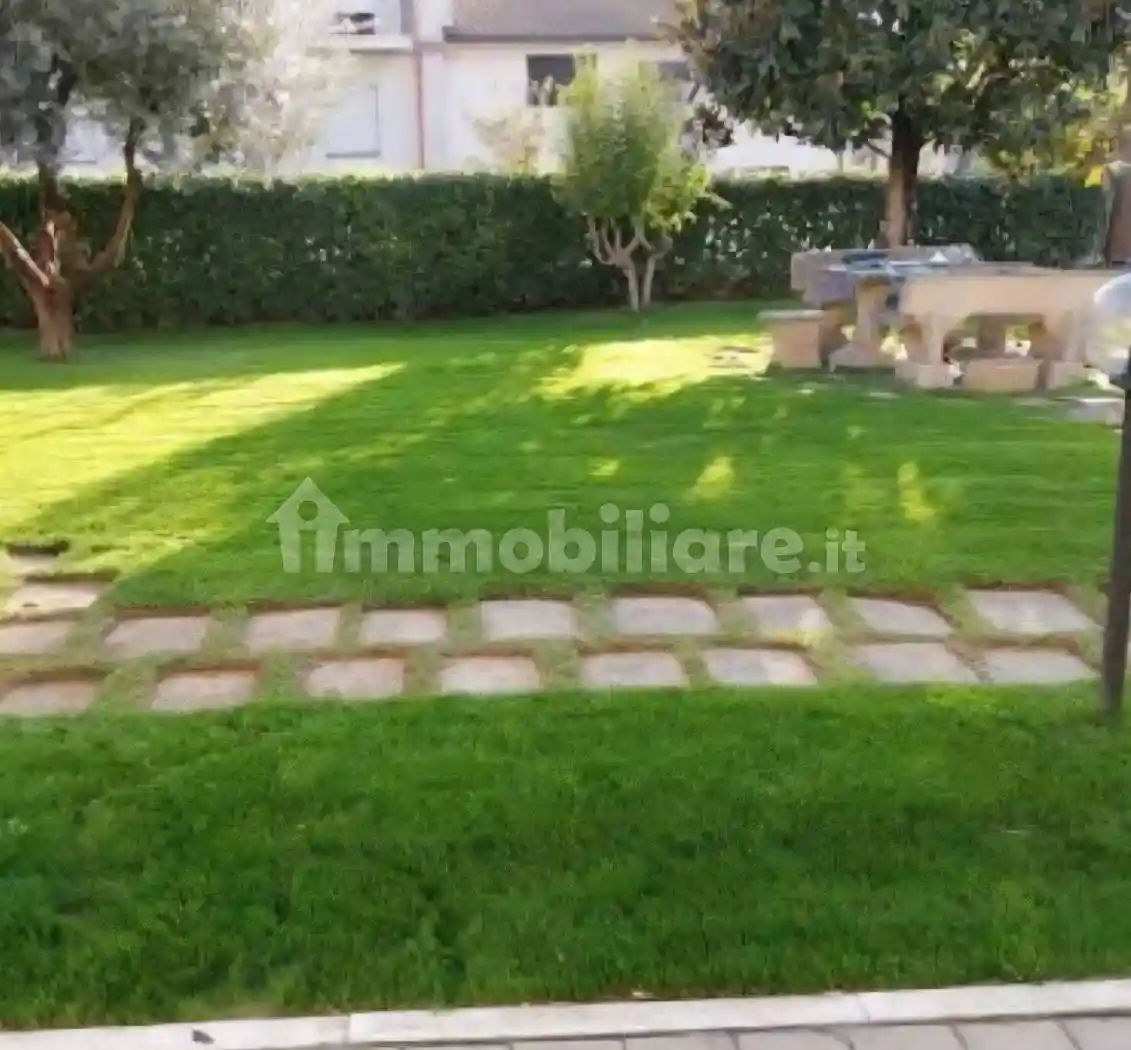 Villa in vendita a Verano Brianza