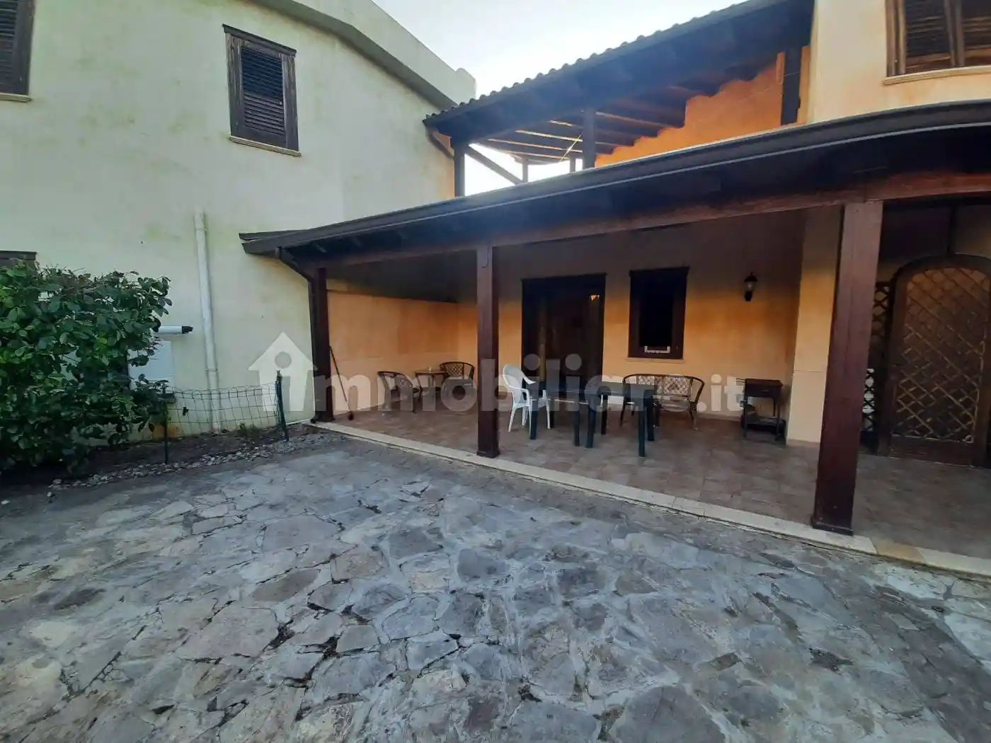 Villetta a schiera in affitto a Campofelice di Roccella