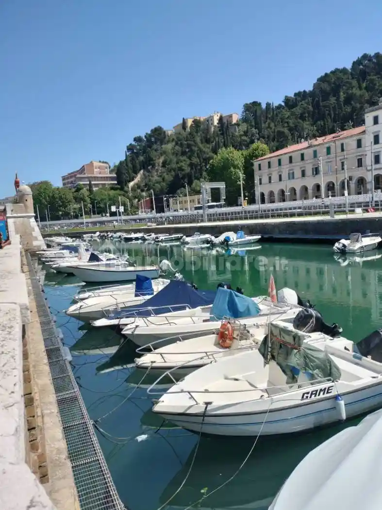 Appartamento in vendita a Ancona