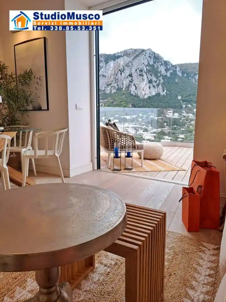Appartamento in vendita a Capri