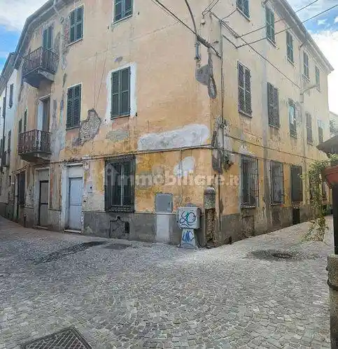 Palazzo - Edificio in vendita a Casale Monferrato