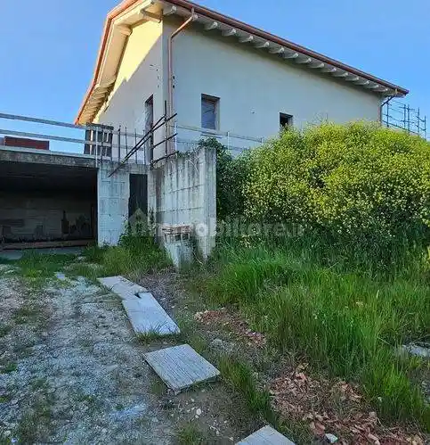 Villa in vendita a Casale Monferrato