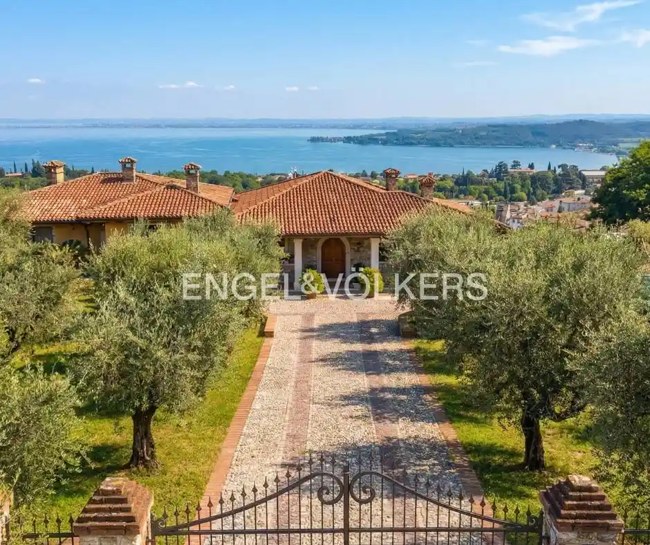 Villa in vendita a Padenghe sul Garda