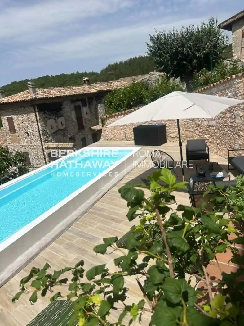Rustico - Casale in affitto a Trevi