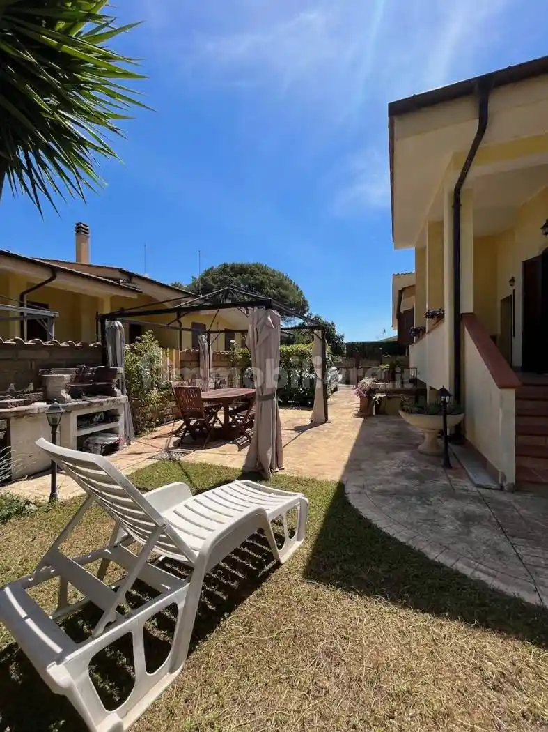 Villa in vendita a Fiumicino