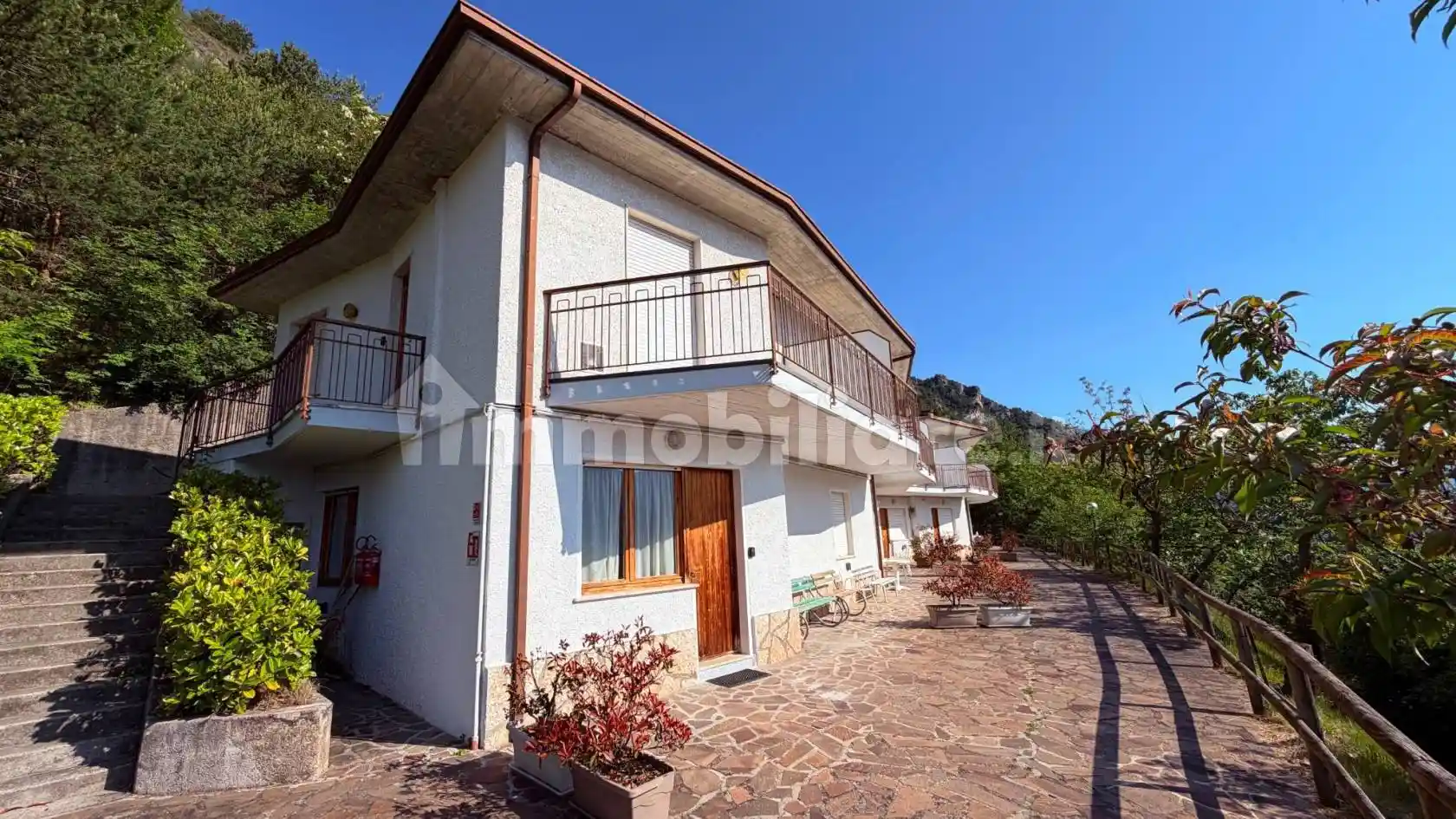 Palazzo - Edificio in vendita a Tremosine sul Garda