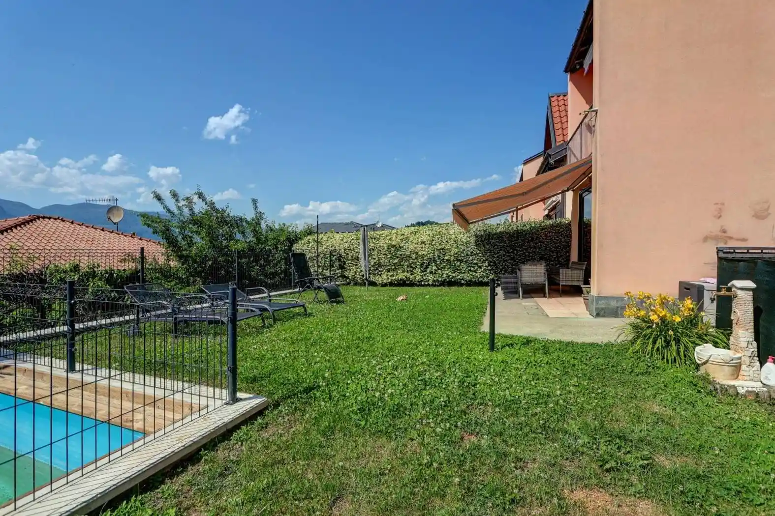 Villetta a schiera in vendita a Brezzo di Bedero