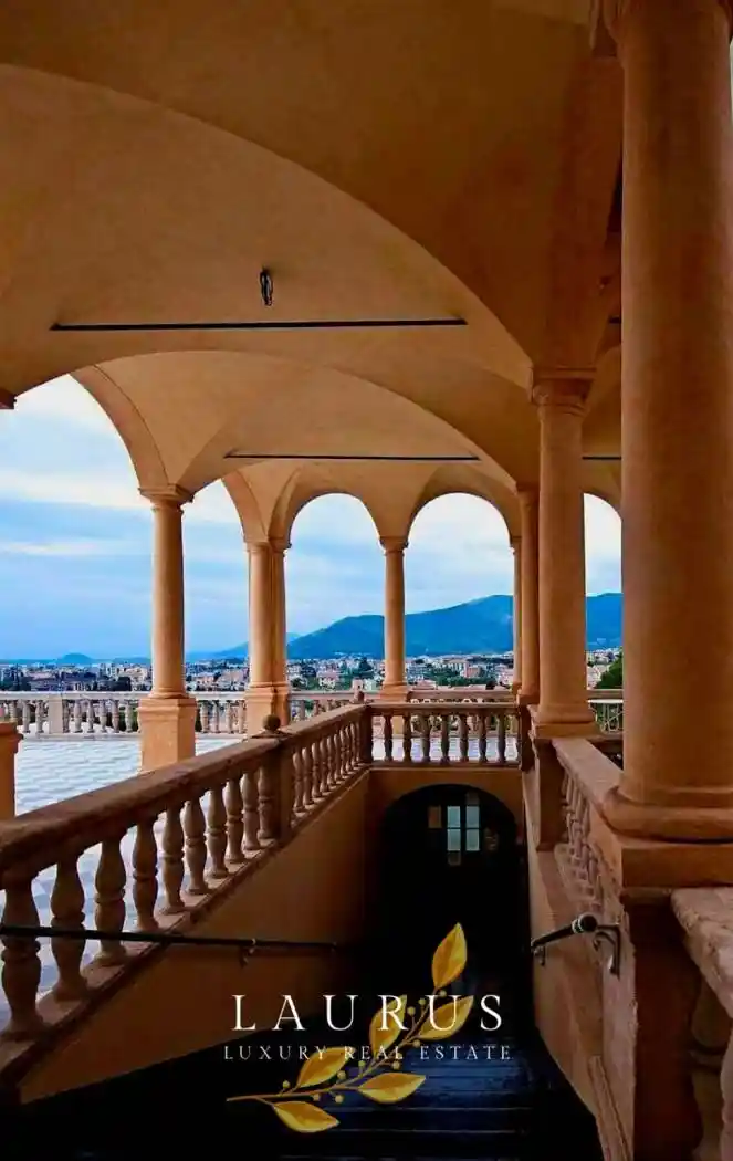 Villa in vendita a La Spezia