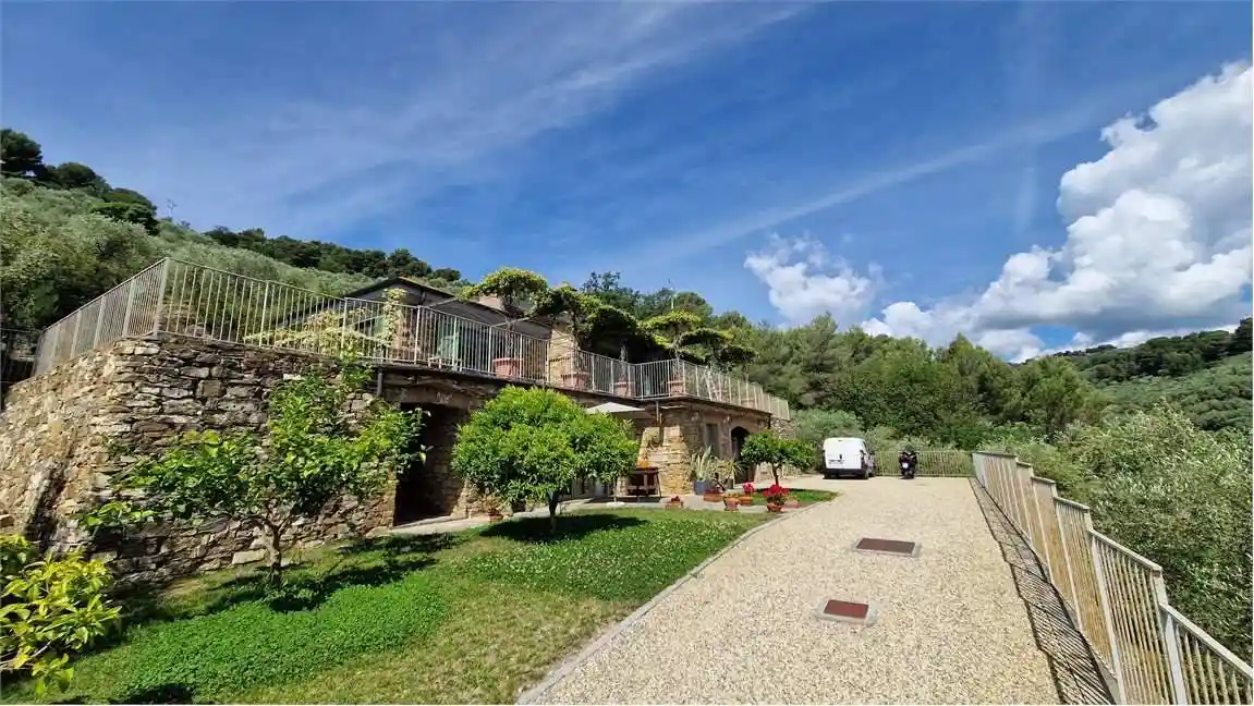 Villa in vendita a Diano Castello