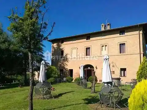 Palazzo - Edificio in vendita a Siena