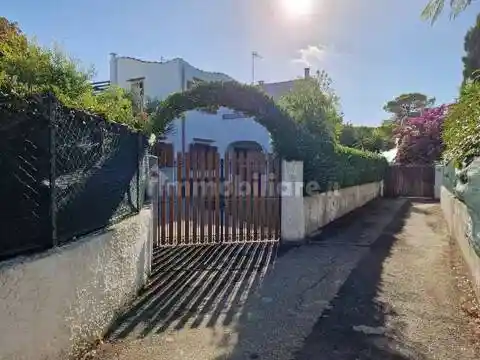 Villa in vendita a Montalto di Castro