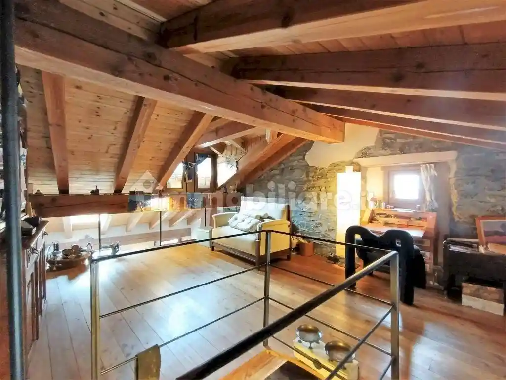 Casa indipendente in vendita a La Salle