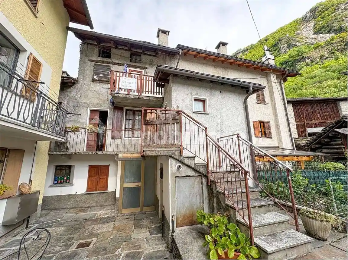 Casa indipendente in vendita a Villa di Chiavenna
