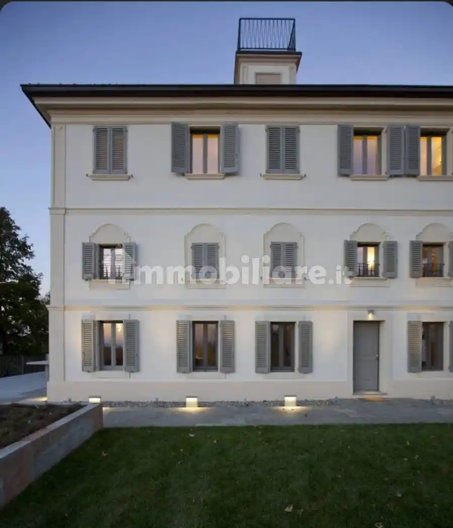 Palazzo - Edificio in vendita a Signa