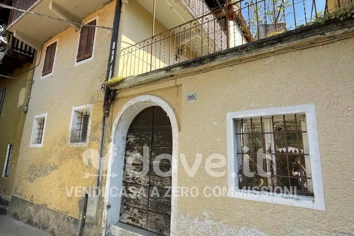 Casa indipendente in vendita a Castelveccana