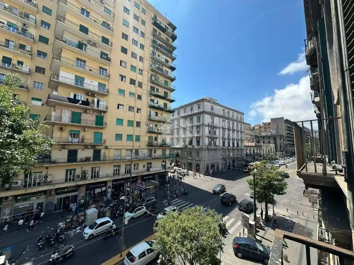 Appartamento in vendita a Napoli