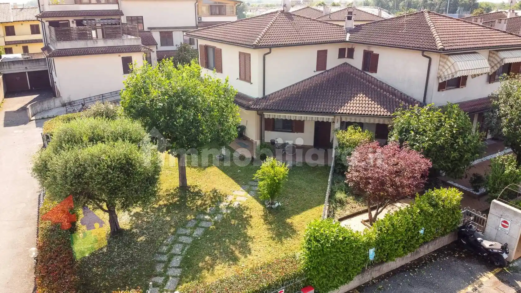 Villa in vendita a Motta Visconti
