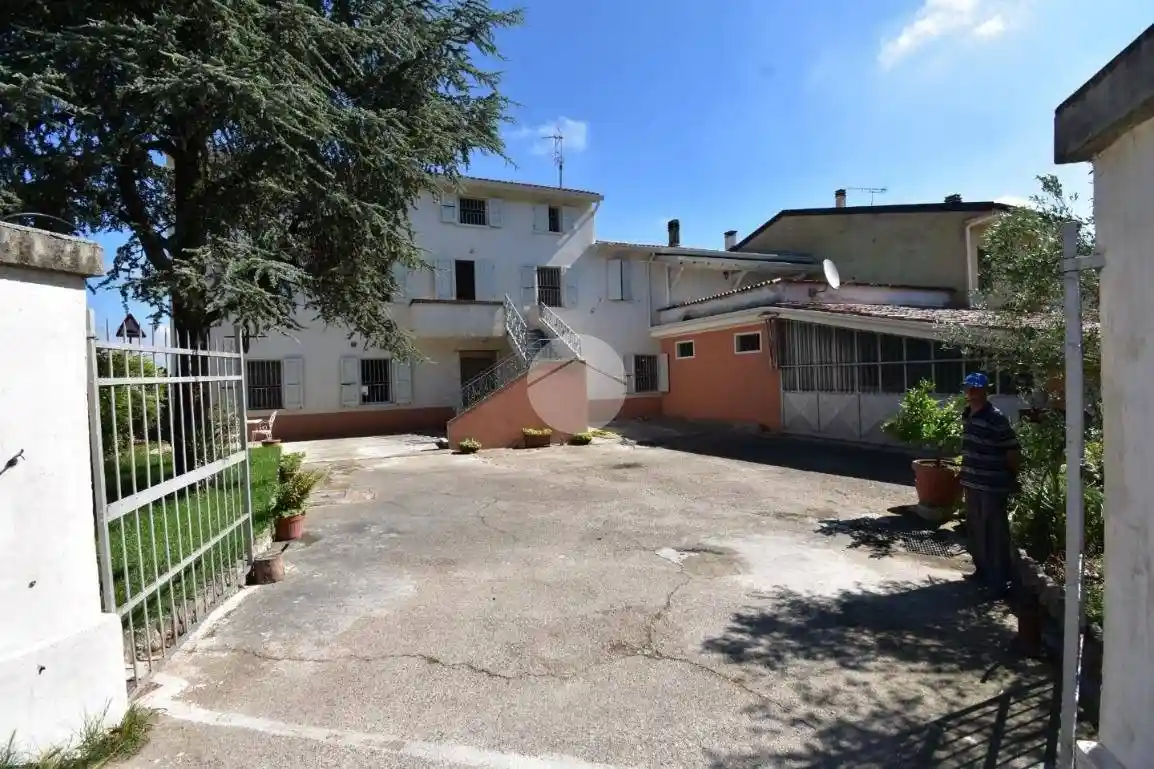 Rustico - Casale in vendita a Castiglione delle Stiviere