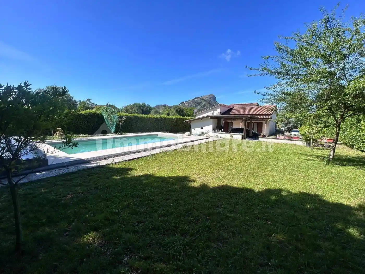 Villa in vendita a Cervaro
