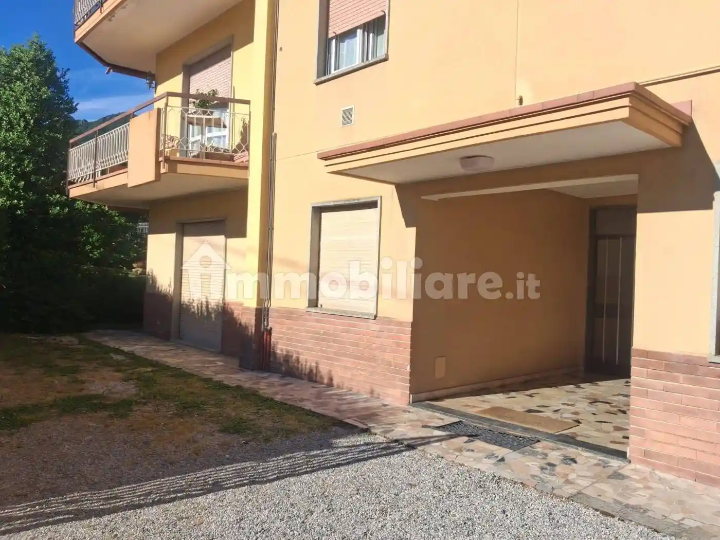 Appartamento in vendita a Carenno