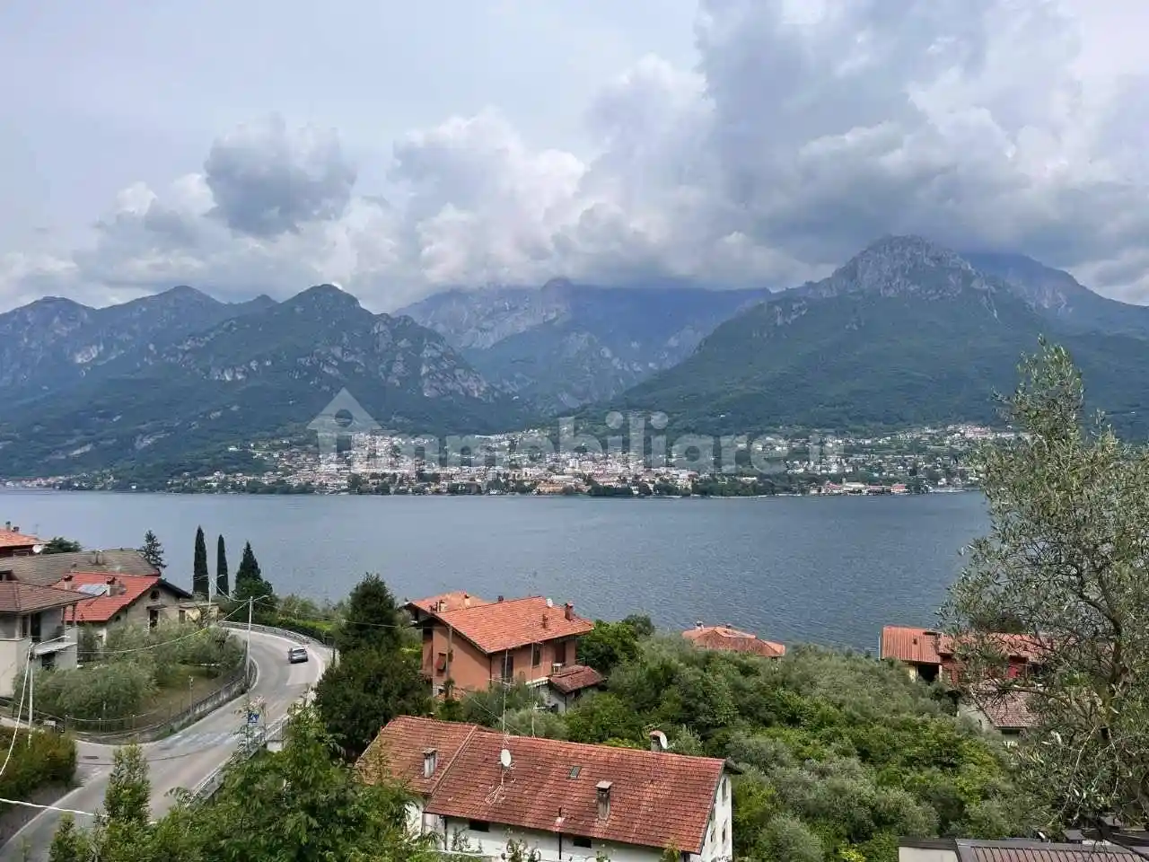 Villa in vendita a Oliveto Lario
