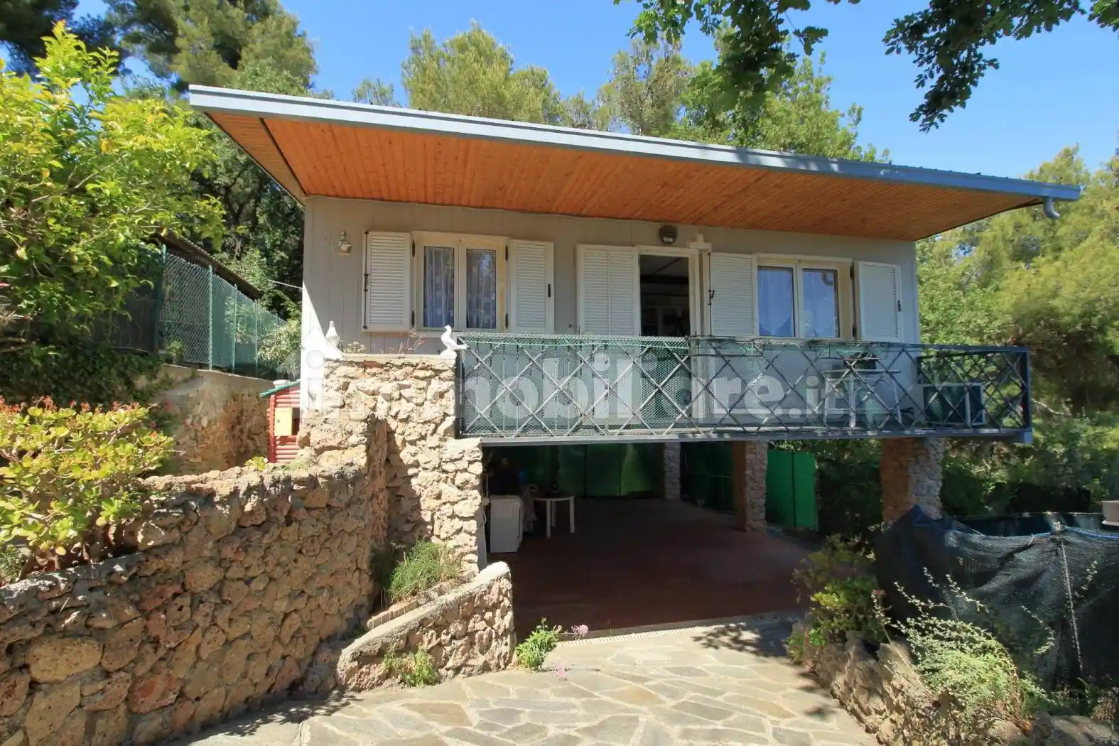 Villa in vendita a Cisano sul Neva