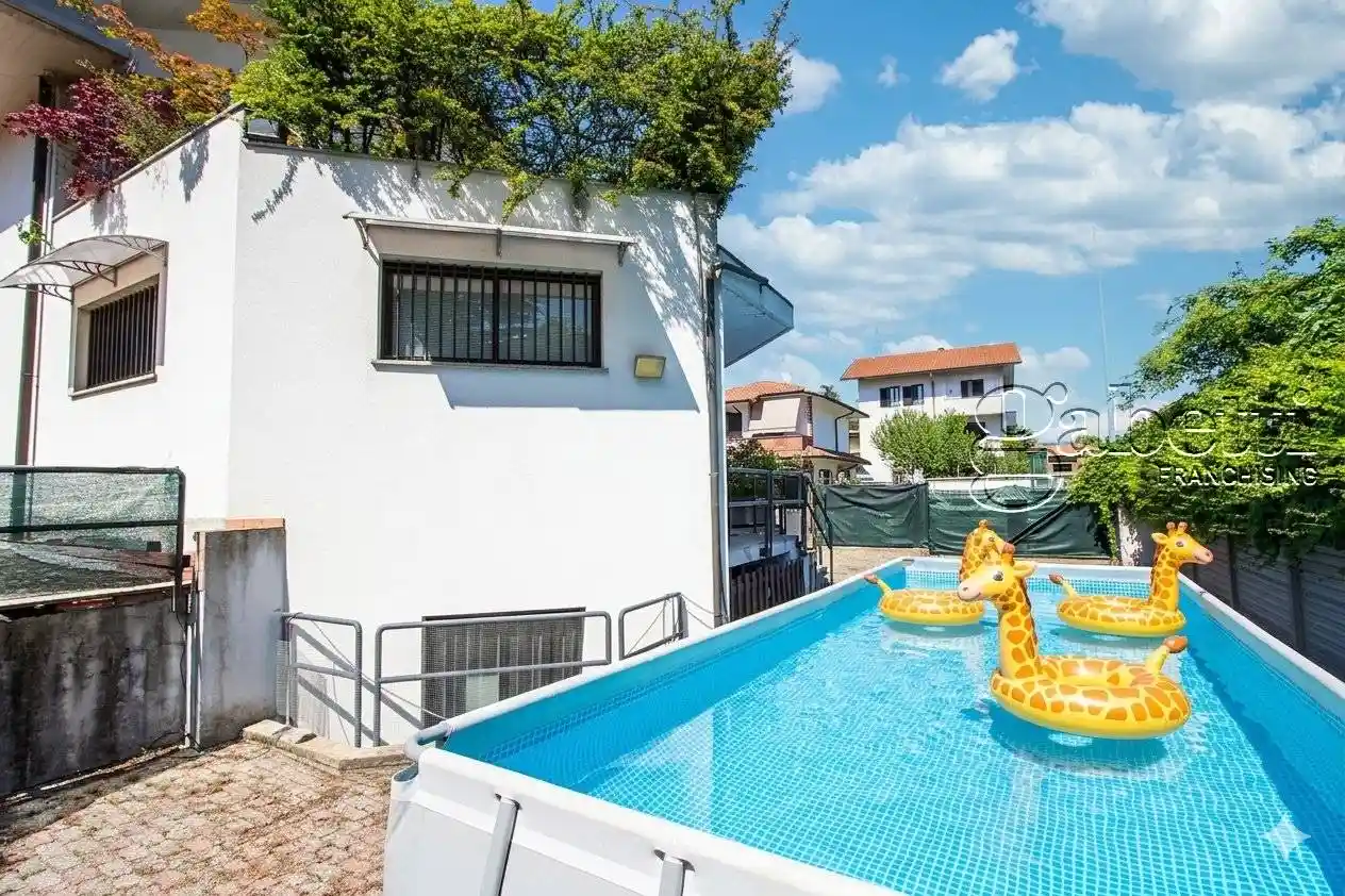 Villa in vendita a Parabiago