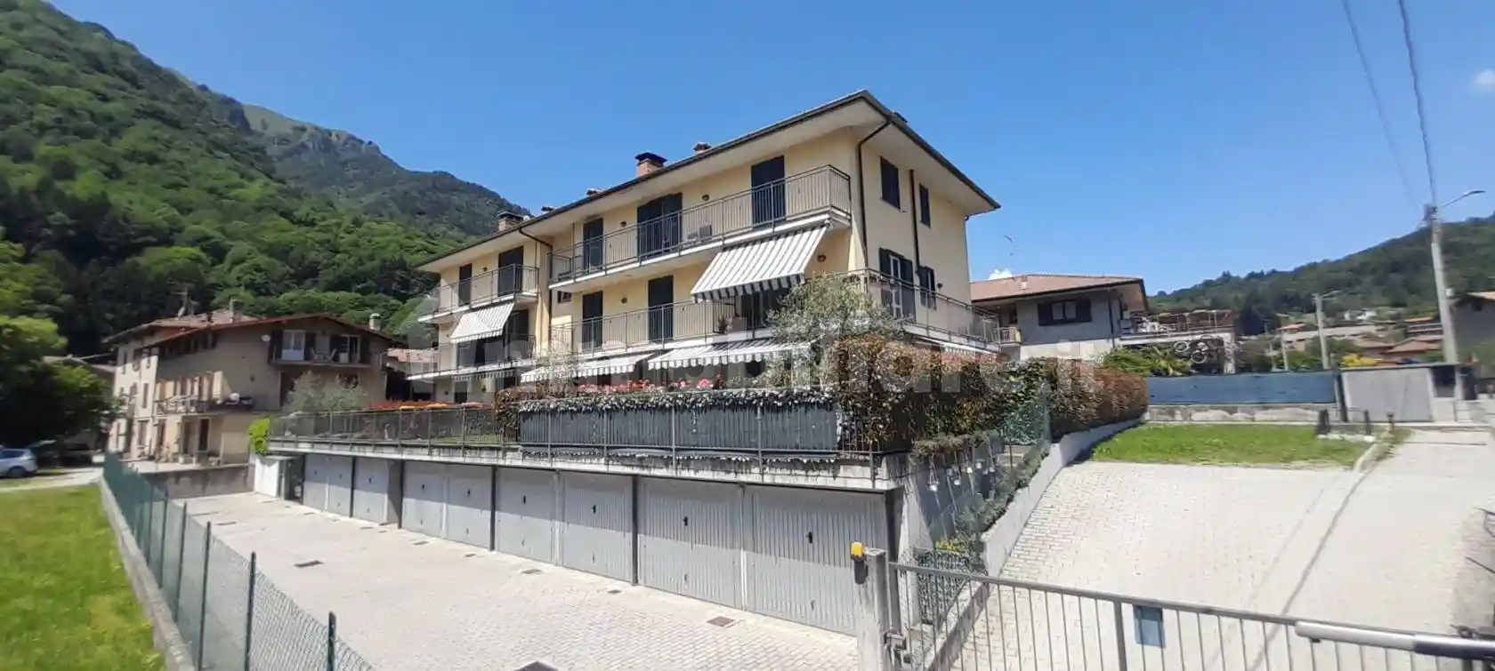 Appartamento in vendita a Barni