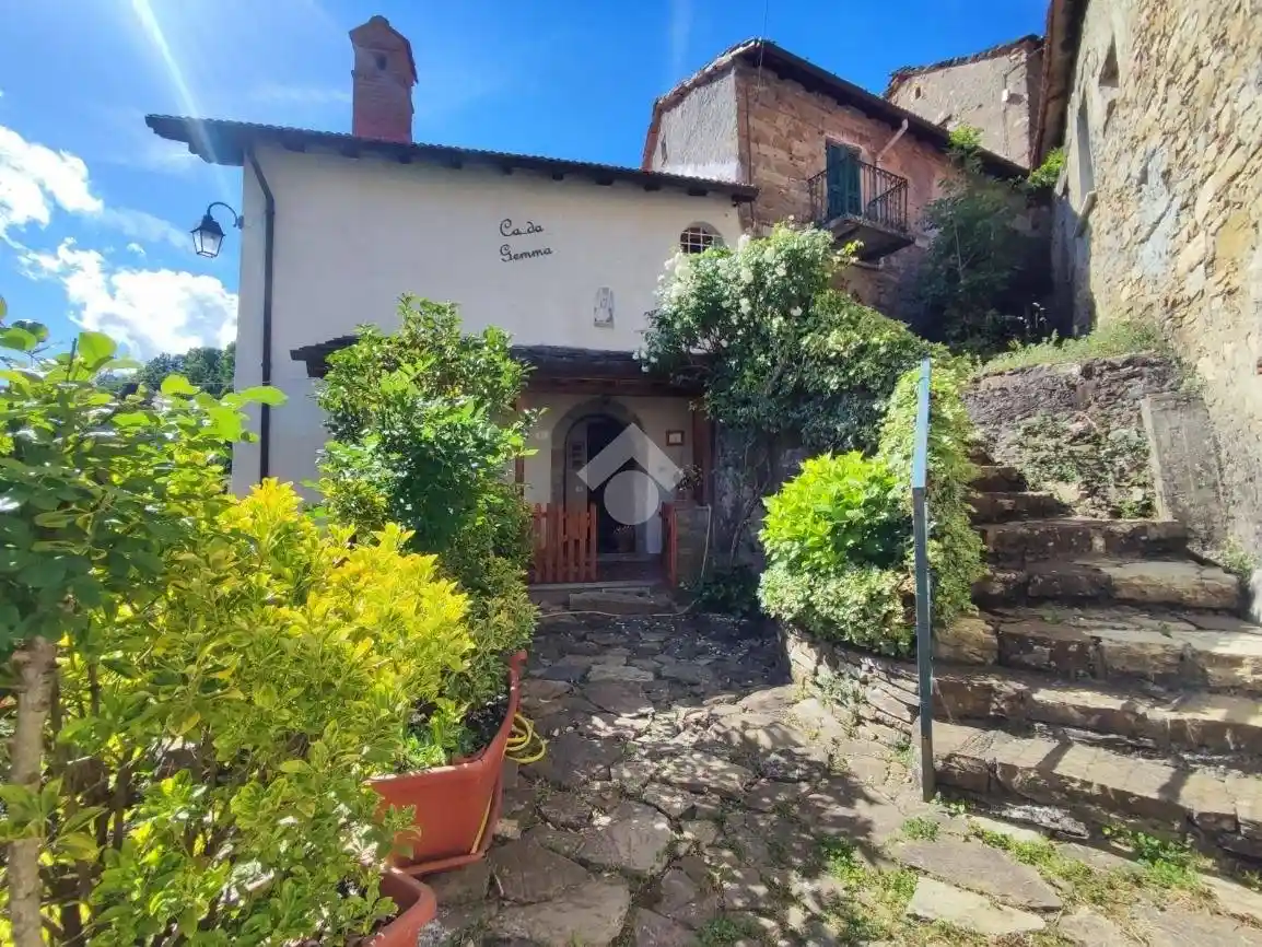 Casa indipendente in vendita a Valbrevenna