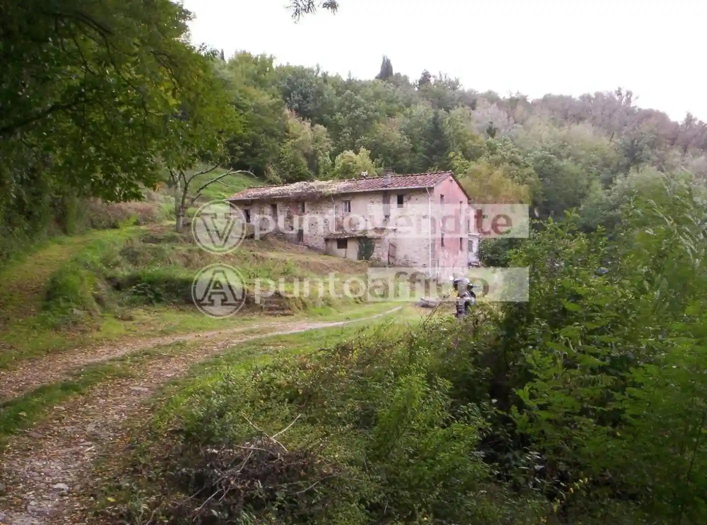 Rustico - Casale in vendita a Lucca