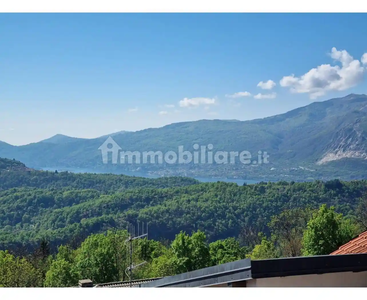 Casa indipendente in vendita a Cossogno