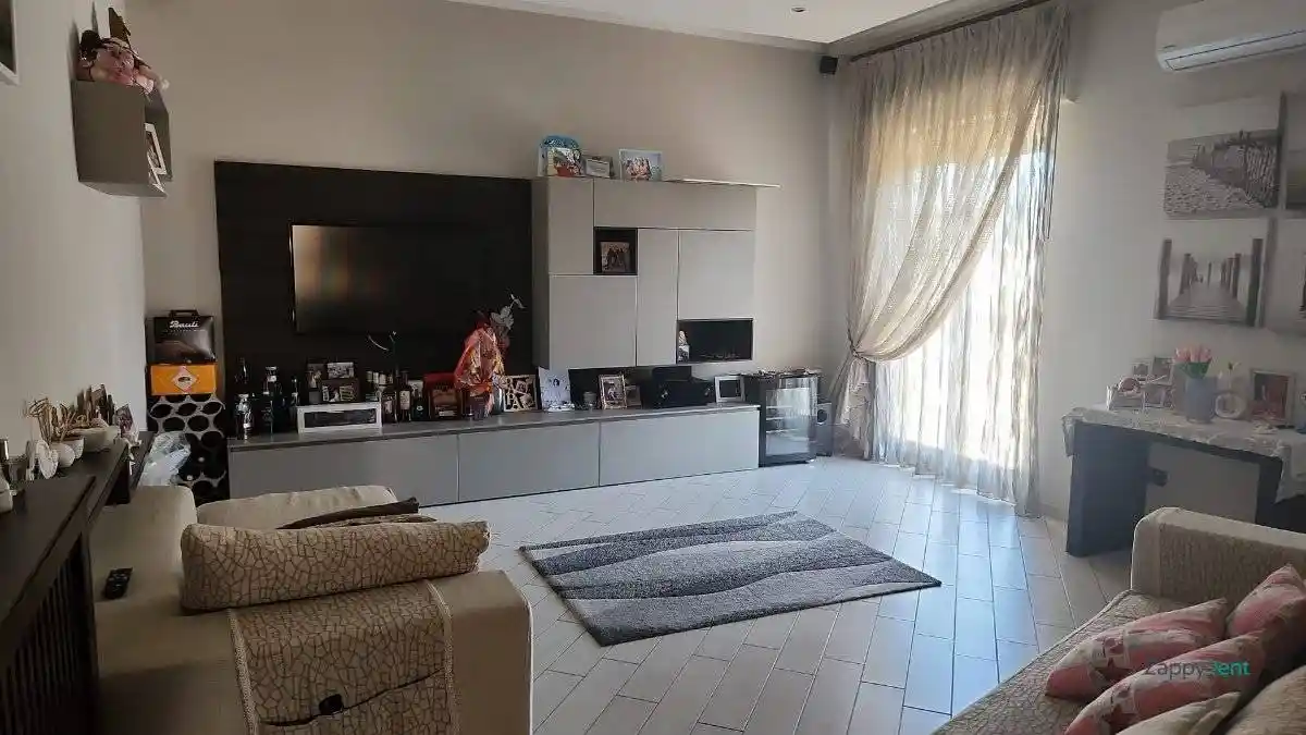 Appartamento in affitto a Napoli