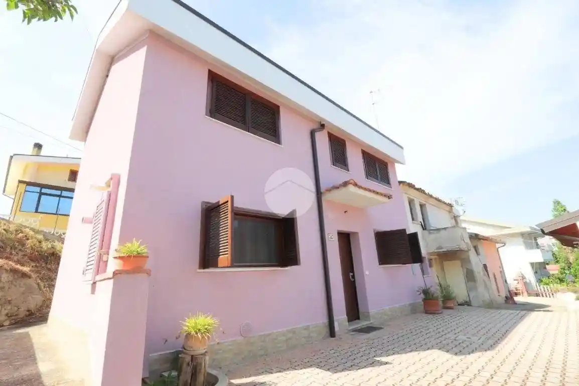 Casa indipendente in vendita a Pescara