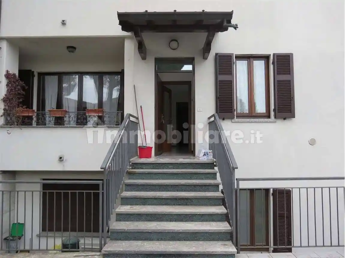 Appartamento in affitto a Casnate con Bernate