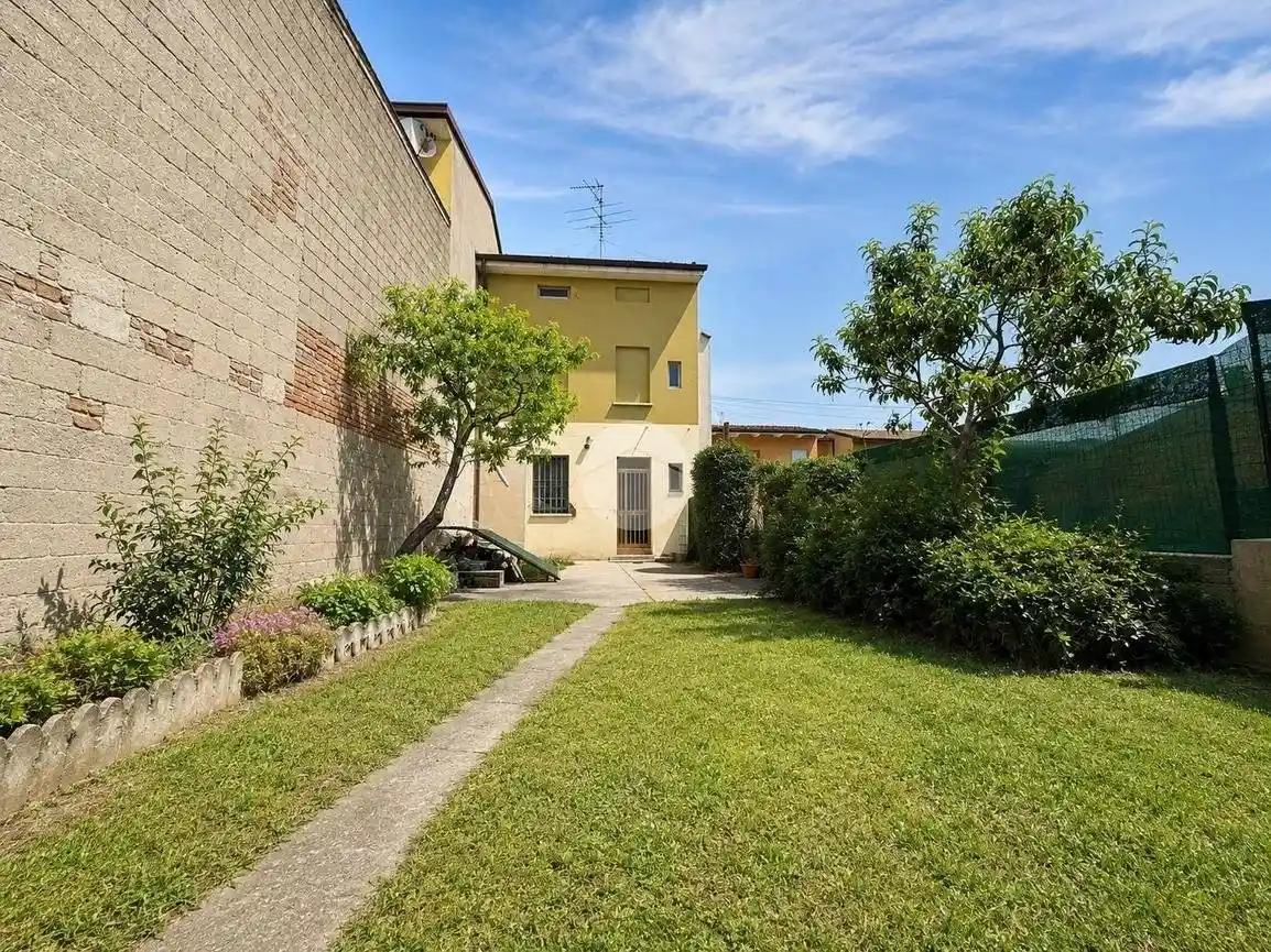 Casa indipendente in vendita a Manerbio
