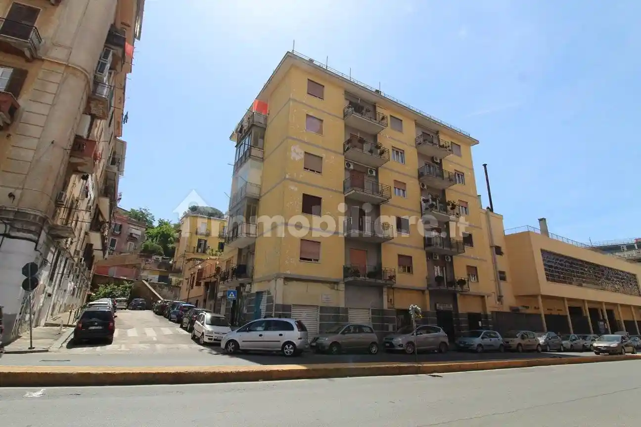 Appartamento in vendita a Napoli