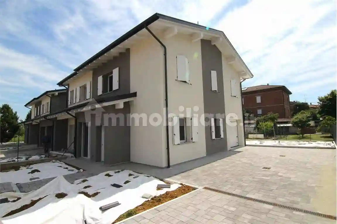 Villetta a schiera - foto 2