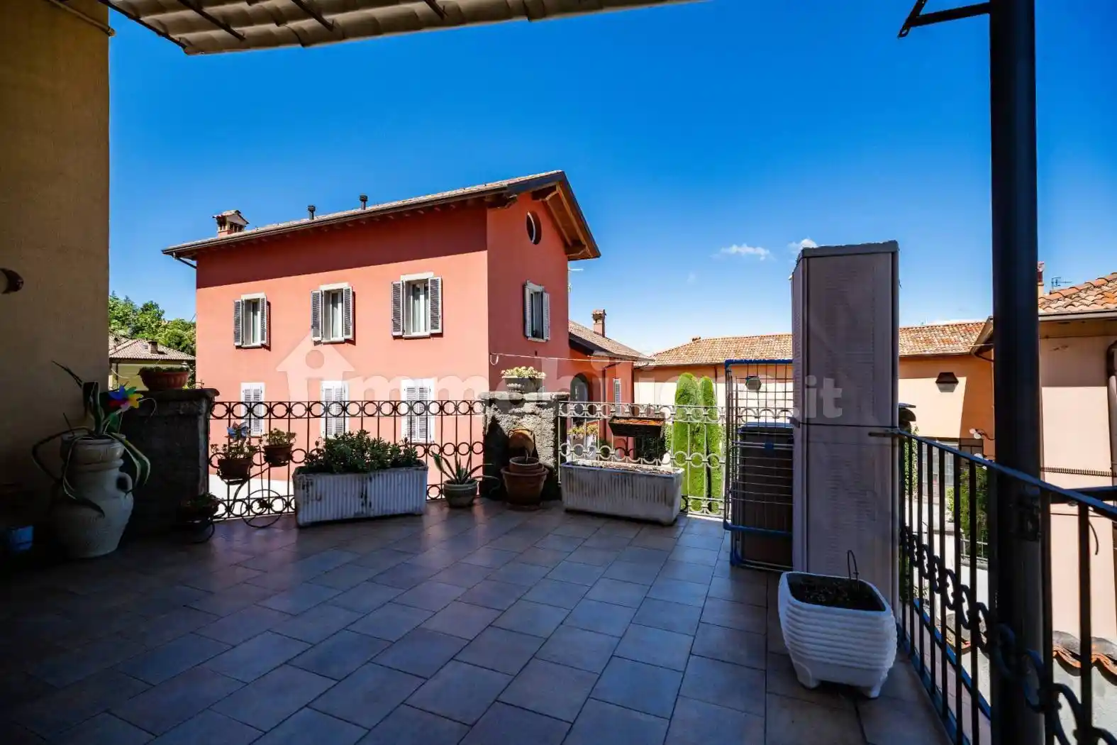 Appartamento in vendita a Castello di Brianza